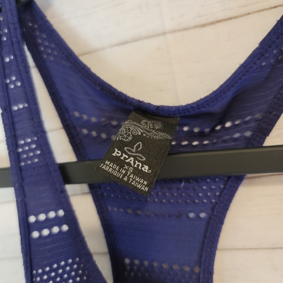 PRANA NAVY BLUE WORK OUT TANK, FLATTERING, SIZE XS - Picture 2 of 6